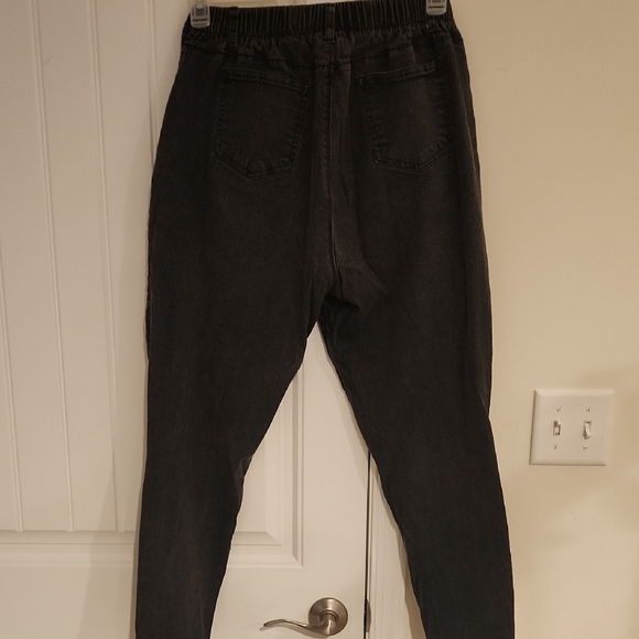 Women's Straight Leg Jeans - Gray - Picture 2 of 3